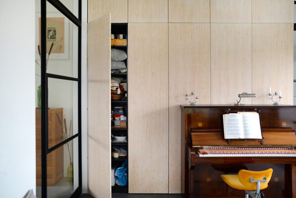 kastenwand wandvullend woonkamer kledingkast slaapkamer opbergkasten garderobekast maatwerk meubels meubelmakers Utrecht mooi ruim