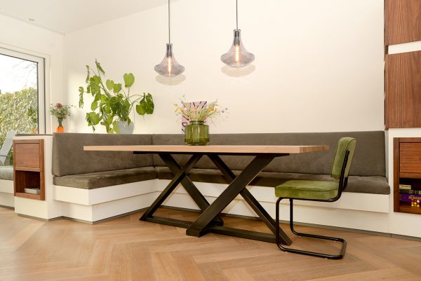 wandvullend zitmeubel wandmeubel zitbank eethoek loungebank maatwerk meubels meubelmakers Utrecht mooi ruim