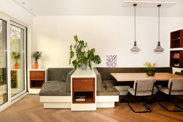 wandvullend zitmeubel wandmeubel zitbank eethoek loungebank maatwerk meubels meubelmakers Utrecht mooi ruim