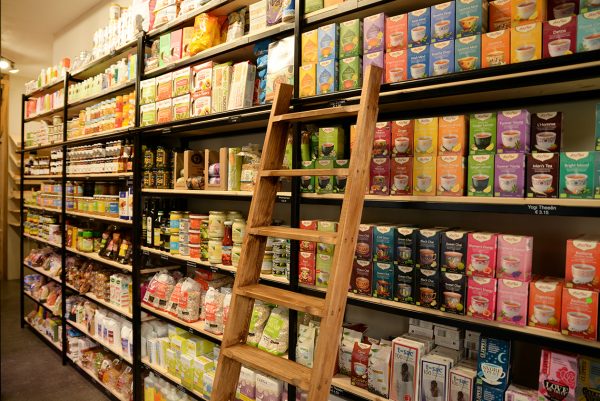 winkelinrichting open kast etalagekast display zakelijk maatwerk meubelmakers mooi ruim