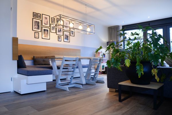zitbank zithoek eethoek eetkamer maatwerk meubels meubelmakers Utrecht mooi ruim
