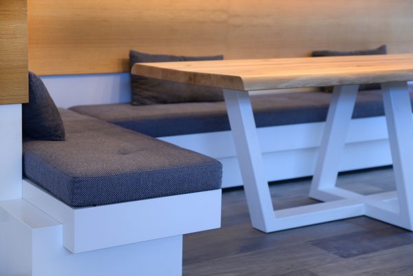 zitbank zithoek eethoek eetkamer maatwerk meubels meubelmakers Utrecht mooi ruim
