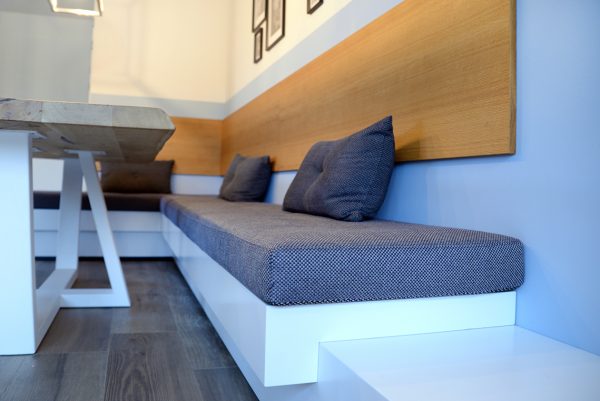zitbank zithoek eethoek eetkamer maatwerk meubels meubelmakers Utrecht mooi ruim