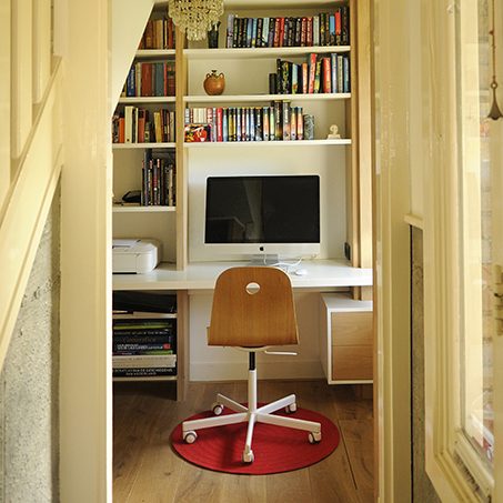 Boekenkast met werkplek