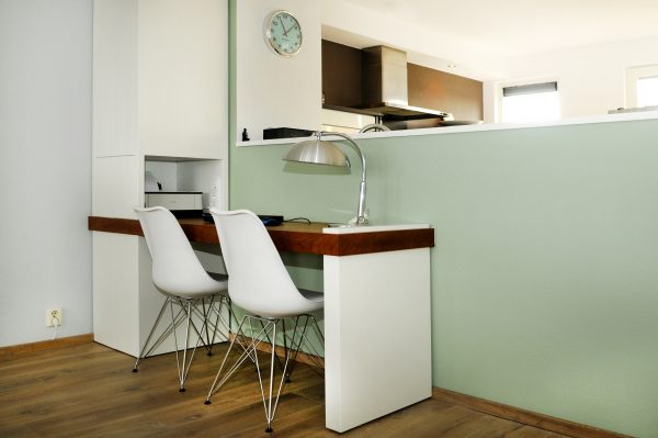 maatwerk bureau werkplek met kast meubelmakers Utrecht mooi ruim