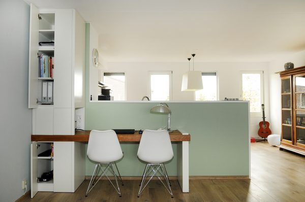 maatwerk bureau werkplek met kast meubelmakers Utrecht mooi ruim