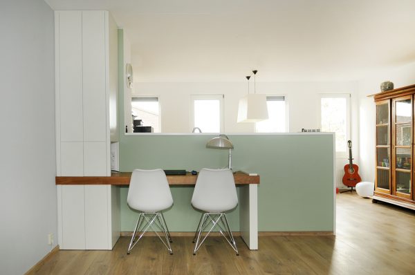 maatwerk bureau werkplek met kast meubelmakers Utrecht mooi ruim