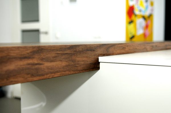 aanzet keukenblad massief amerikaans notenhout zwevend blad maatwerk meubels meubelmakers Utrecht mooi ruim