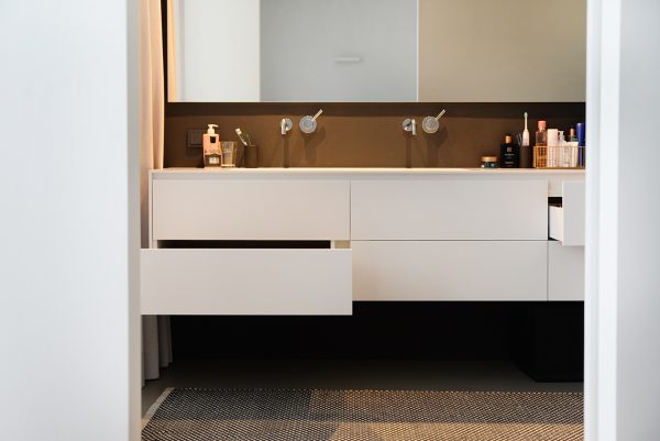 badkamermeubel hi-macs wastafel maatwerk meubels meubelmakers mooi ruim Utrecht