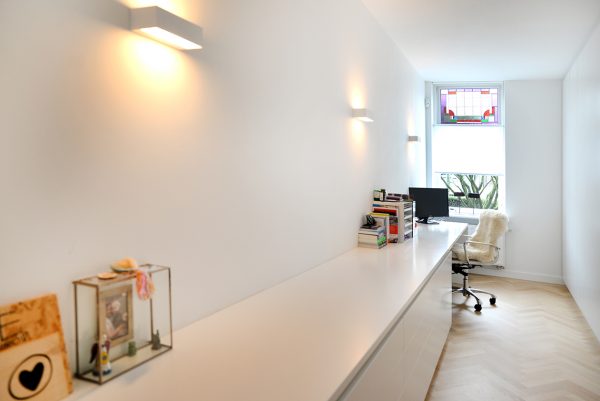 kledingkast wandvullend werkplek bureau dressoir maatwerk meubel meubelmakers mooi ruim Utrecht