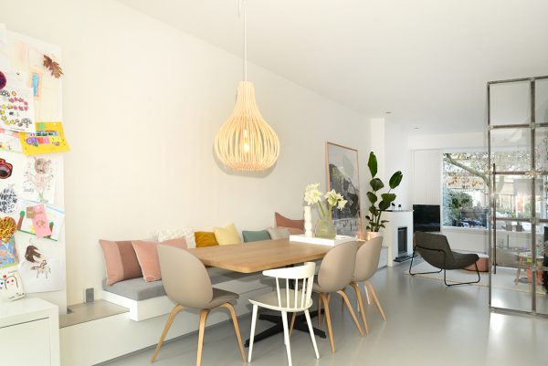 zitbank zitmeubel wandmeubel met dressoir en kinderhoek maatwerk meubels Utrecht meubelmakers mooi ruim