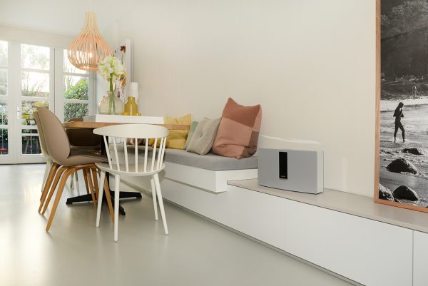 zitbank zitmeubel wandmeubel met dressoir en kinderhoek maatwerk meubels Utrecht meubelmakers mooi ruim