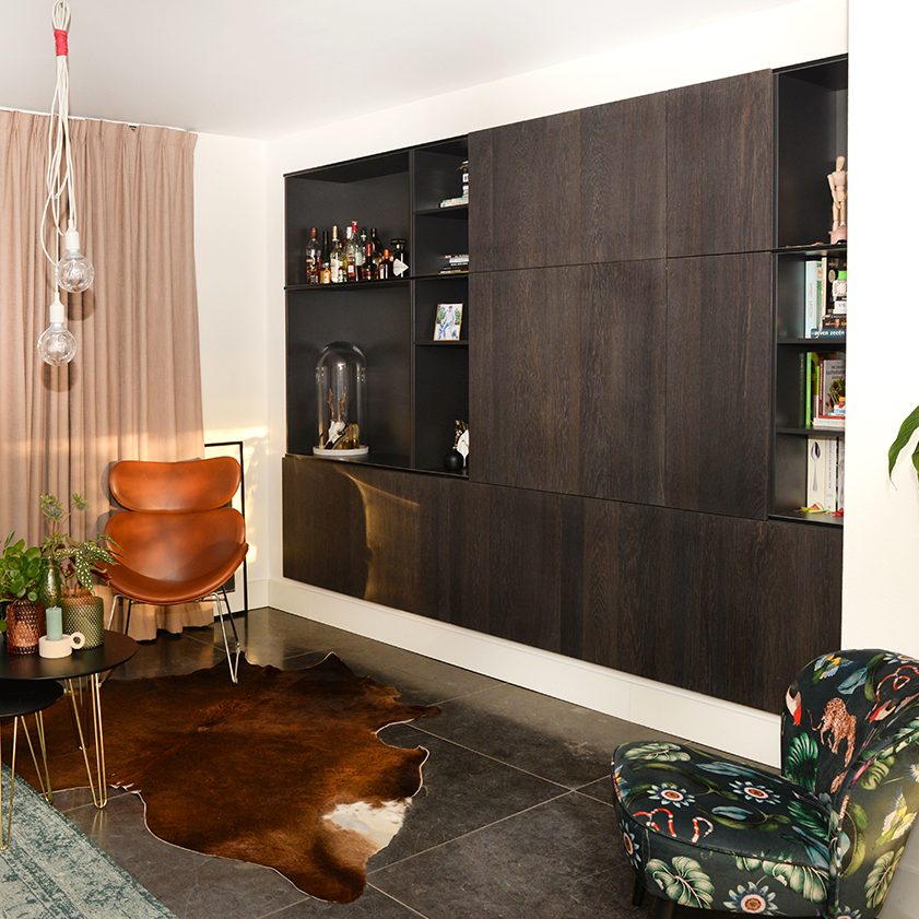 TV-kast met schuifpanelen